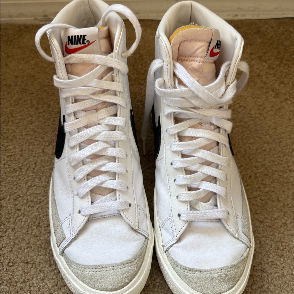 Nike blazers White and Black High-Tops - Picture 2 of 7